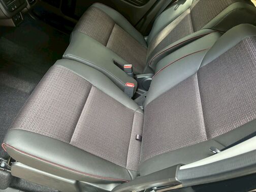 仮審査は公式LINEから簡単にお申し込み頂けます。LINEで上記QRコードを読み込んでお気軽にお申し込みください。LINE ID検索の場合は@567fslwuです。