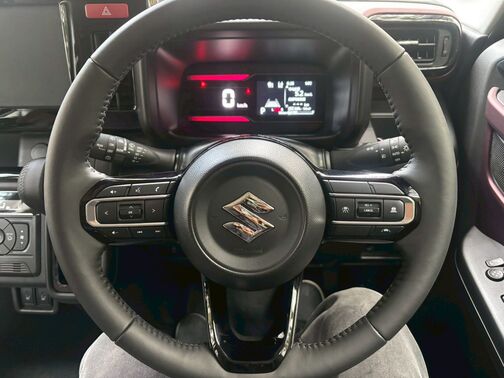 仮審査は公式LINEから簡単にお申し込み頂けます。LINEで上記QRコードを読み込んでお気軽にお申し込みください。LINE ID検索の場合は@567fslwuです。