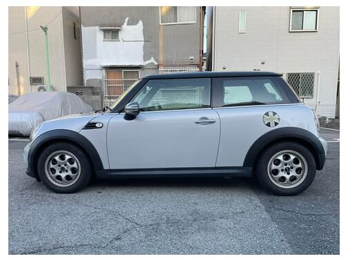 ユニオンジャックデザインの給油口カバーがアクセントになっています！