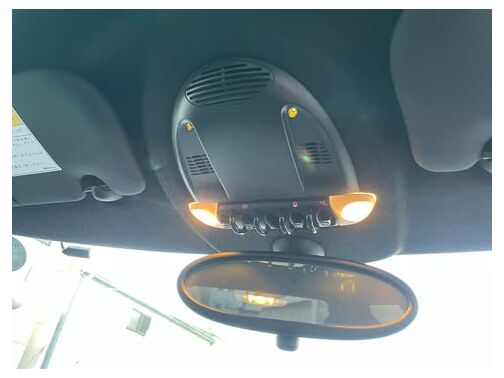 やさしい丸みのあるデザイン♪車内もおしゃれな雰囲気です！