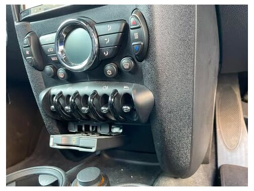 MINIらしいおしゃれなトグルスイッチ♪ETC付で高速もラクラク！