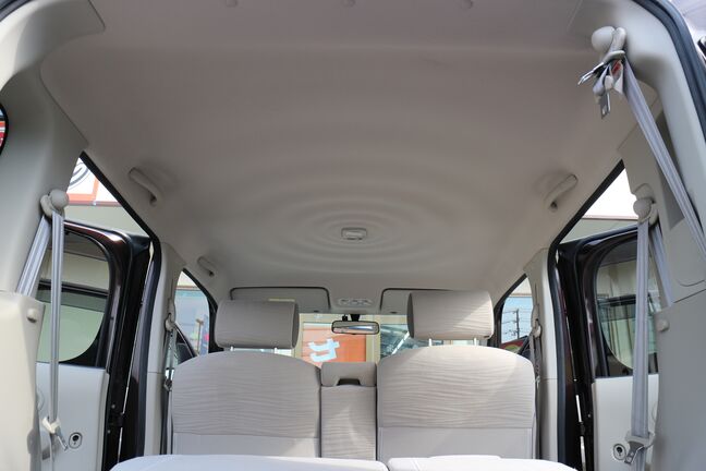 お車の状態は内外装共にとても綺麗な状態を保っておりますので私共でも自信を持ってお薦め出来る１台です!！