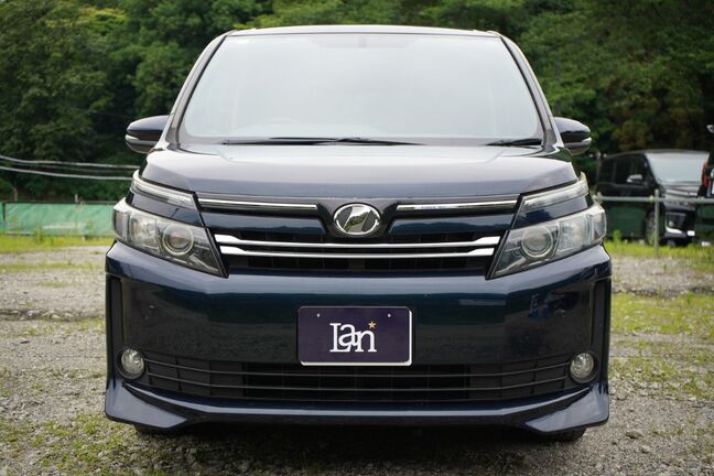 深緑色で他車とあまりかぶらないデザイン、目立つ傷も少なく綺麗な状態です！