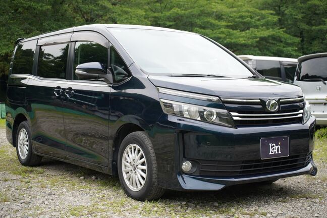 深緑色で他車とあまりかぶらないデザイン、目立つ傷も少なく綺麗な状態です！