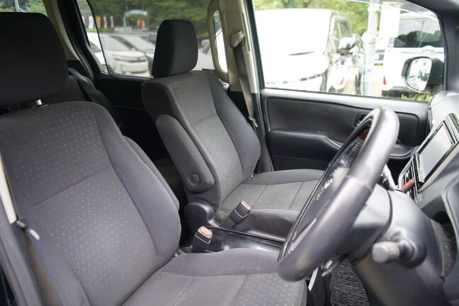 シミ、目立つ汚れ等なく綺麗な状態です！