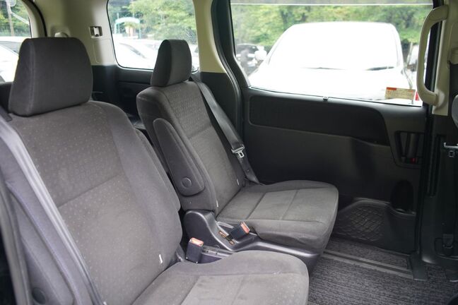 シミ、目立つ汚れ等なく綺麗な状態です！