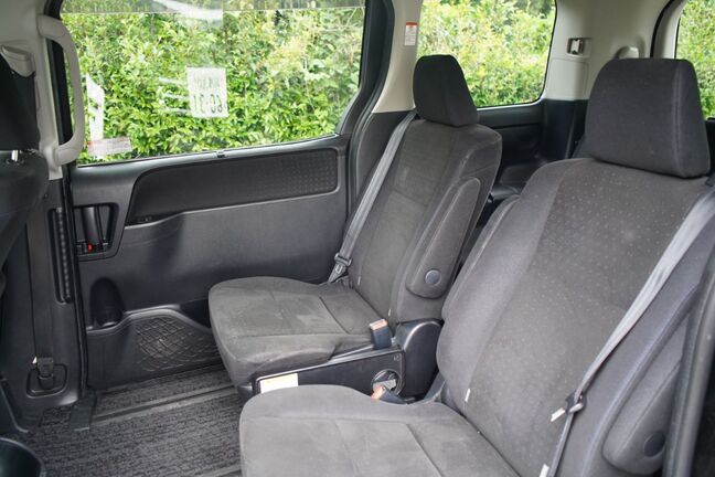 シミ、目立つ汚れ等なく綺麗な状態です！