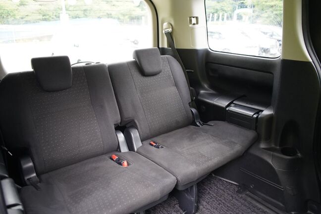 3列目シートもありますので大人数移動も可能です！