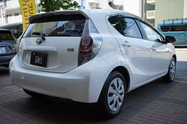 人気色の白色で大変綺麗な状態です！