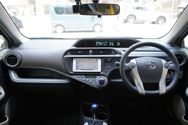 クリーム色がアクセントでオシャレな内装！