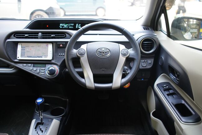 クリーム色がアクセントでオシャレな内装！