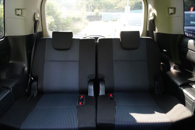 3列目もありますので大人数での移動も可能！