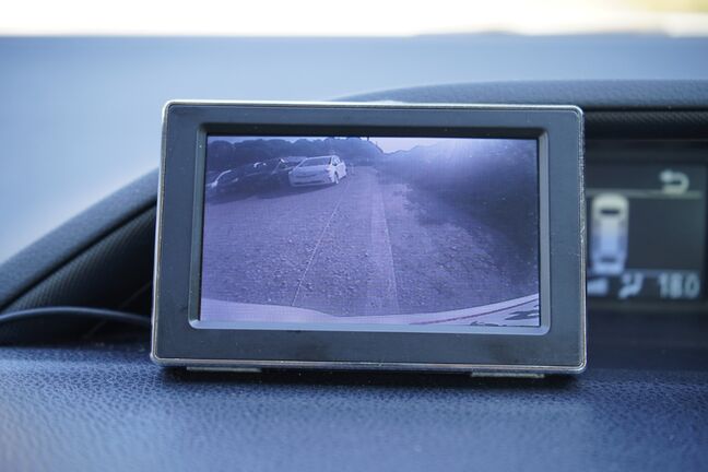 バックカメラ付き！後方確認も安心です！