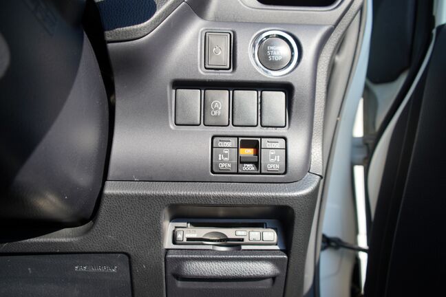 両側パワースライドドアで乗り降りも楽々！