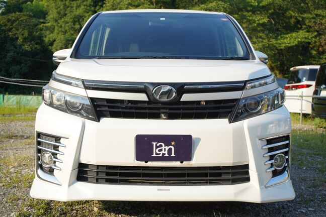 人気色白色ボディでTRDフルエアロ！