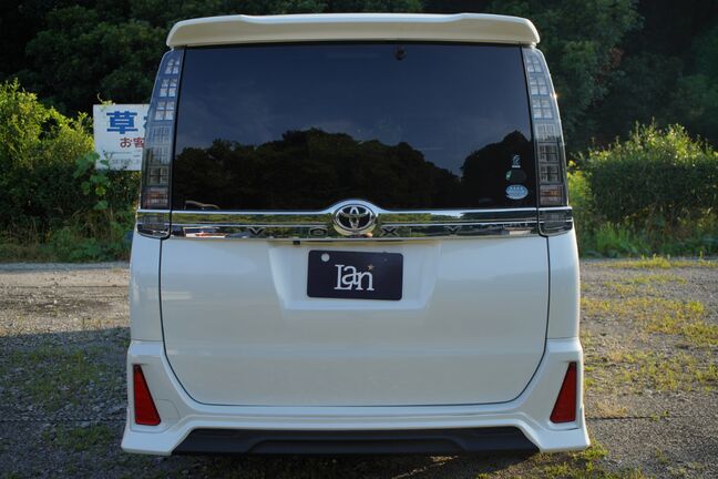 人気色白色ボディでTRDフルエアロ！