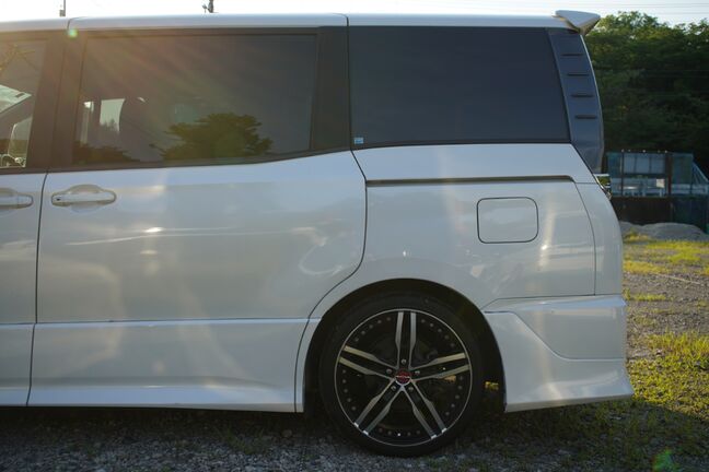 人気色白色ボディでTRDフルエアロ！人気色白色ボディでTRDフルエアロ！