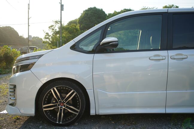 人気色白色ボディでTRDフルエアロ！