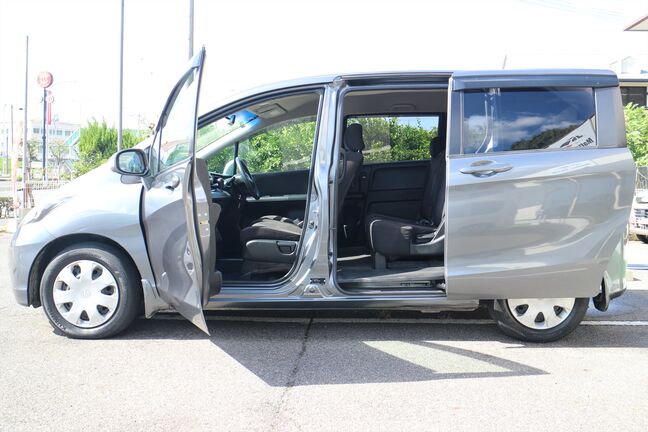 この度は当店のお車をご覧になっていただき、誠にありがとうございます。ぜひじっくりとご検討下さい。気軽にお問合せ・お見積りお待ちしております。