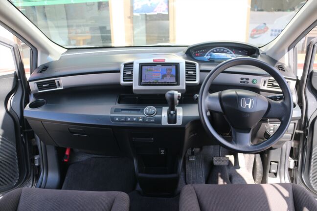 運転者にとっては日々使用することとなる運転席です。運転席が快適だと運転に集中することができますね。