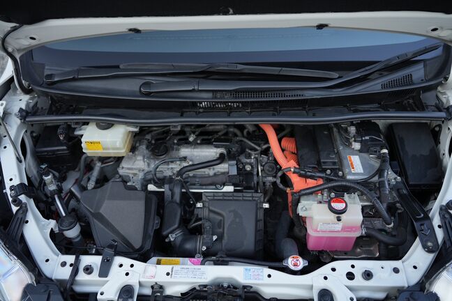 手入れをされていて綺麗なエンジンルーム！走行距離は踏んでいますがこれなら安心です