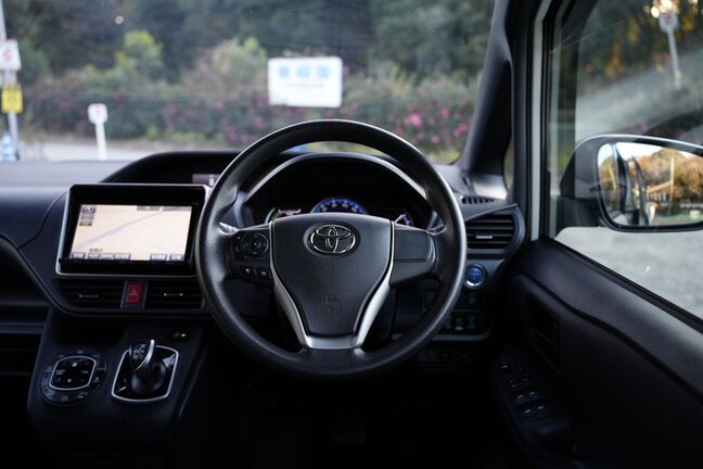 黒基調で統一されているシンプルでかっこいいインパネ回り！