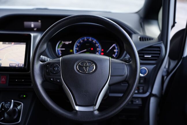 黒基調で統一されているシンプルでかっこいいインパネ回り！