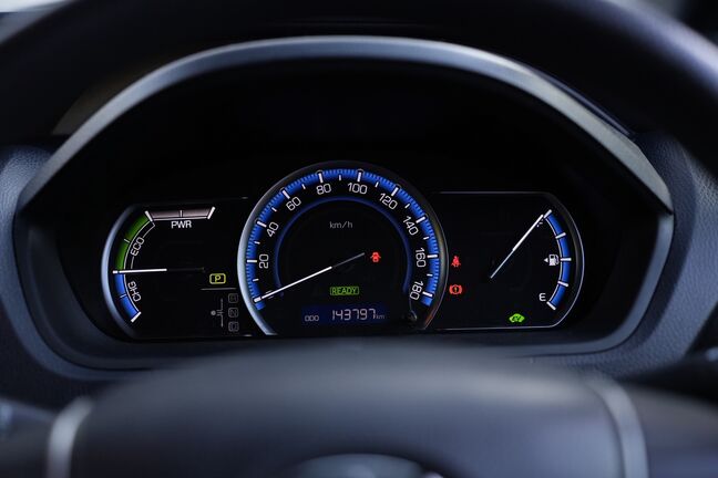 メーターは視認性の良い青地のものになっております