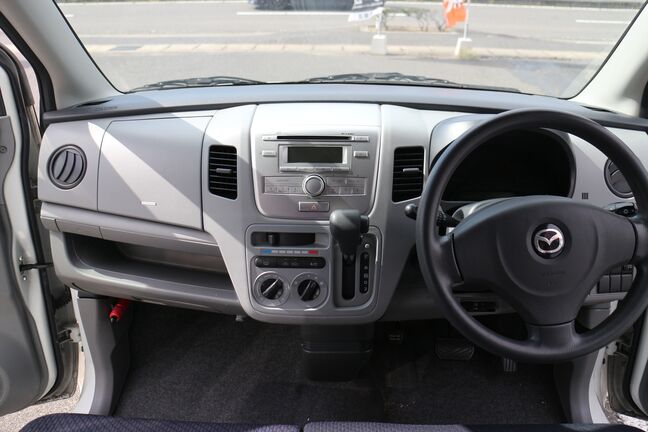 毎回座るフロントシート。運転席は必ず使用する部分ですので、座り心地が重要です！