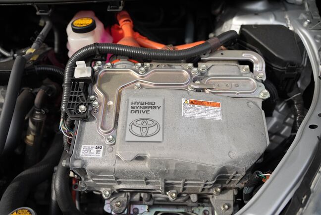 モーター走行中はほぼ無音！街中・住宅街でも静かで快適です！ハイブリッドの魅力のひとつでもあります！【アクア】