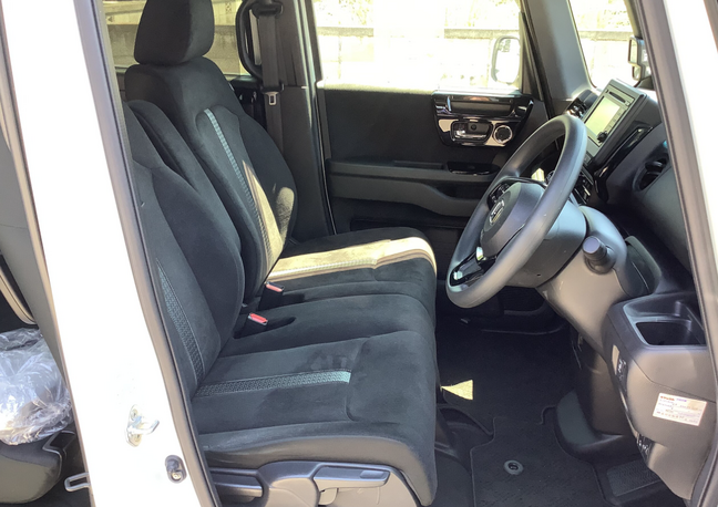 軽自動車から大型車まであらゆる車の整備が自社工場で出来ます。車検・点検・整備などアフターフォローもお任せ下さい。