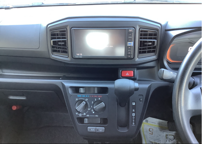 エアコンもしっかり効いております