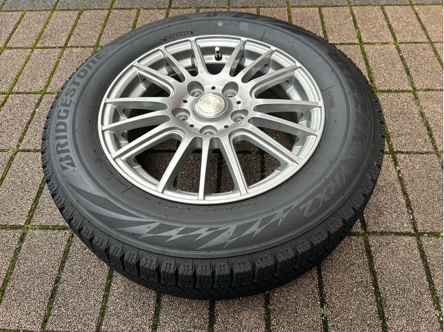 タイヤスタイヤ付き