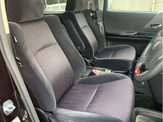 【友達追加の方法②】車両画像の2枚目のQRコードをLINEで読み込んで友達追加できます。