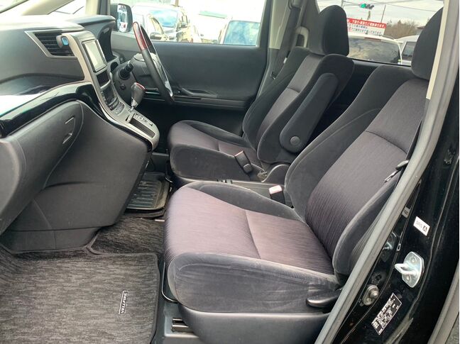 【友達追加の方法①】LINEで「@391tycna」を検索して友達追加できます。