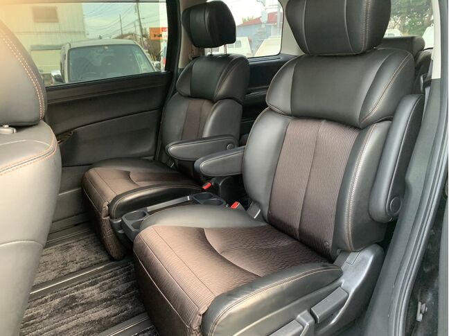 【友達追加の方法①】LINEで「@391tycna」を検索して友達追加できます。