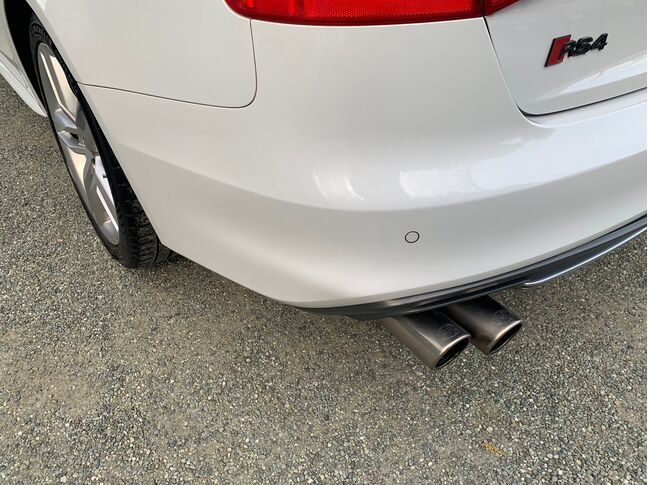【お車探し】お客様のご要望に応じて、仕入れのプロがお客様と一緒にご希望のお車をお探しさせて頂くサービスをご提供しています。ご遠慮なくお申し出ください。