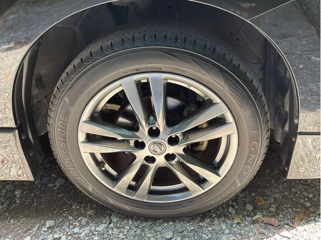 【友達追加の方法①】LINEで「@391tycna」を検索して友達追加できます。