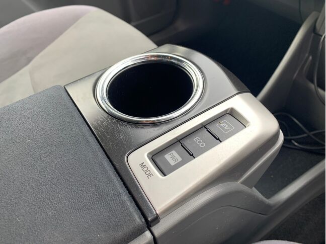 【友達追加の方法②】車両画像の2枚目のQRコードをLINEで読み込んで友達追加できます。