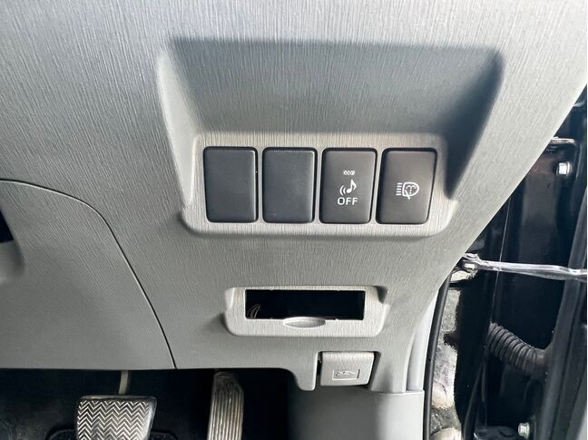 【友達追加の方法①】LINEで「@391tycna」を検索して友達追加できます。