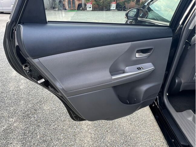 ご返信頂くと、当社の自社ローンの特徴について、詳しくご案内させて頂きますので、まずは公式LINEの友達登録をお願いします