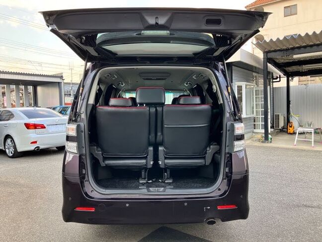 8人乗っても荷物あずられマス