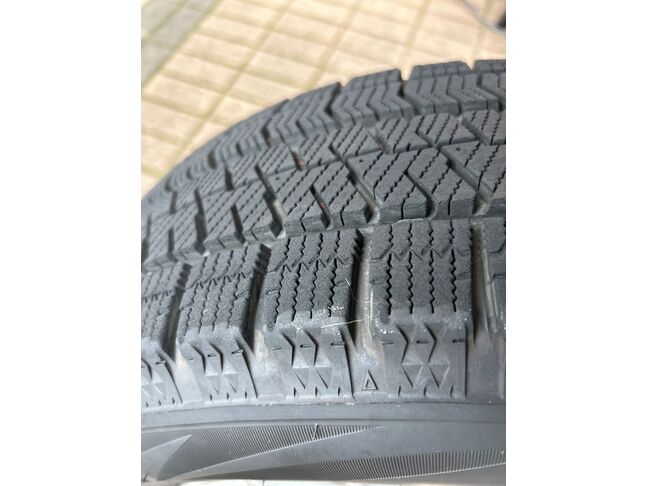 バリ山のスタッドレスタイヤ付き