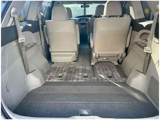 すぐにお車が必要なお客様には、無料でレンタカー（保険付）を貸し出しております。お急ぎのお客様も安心してお越しください。