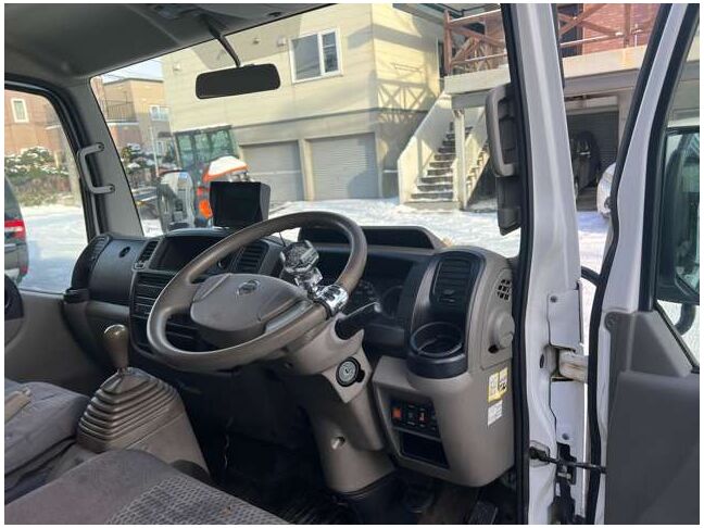 内外装美車、価格が安くても一切手抜きは致しません。全車整備、点検渡しにて安心、安全をお届け致します。