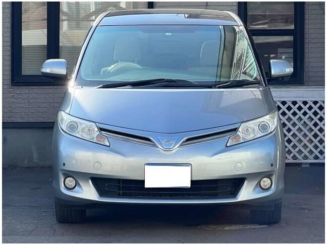 丸みのあるボディが特徴のお車です。