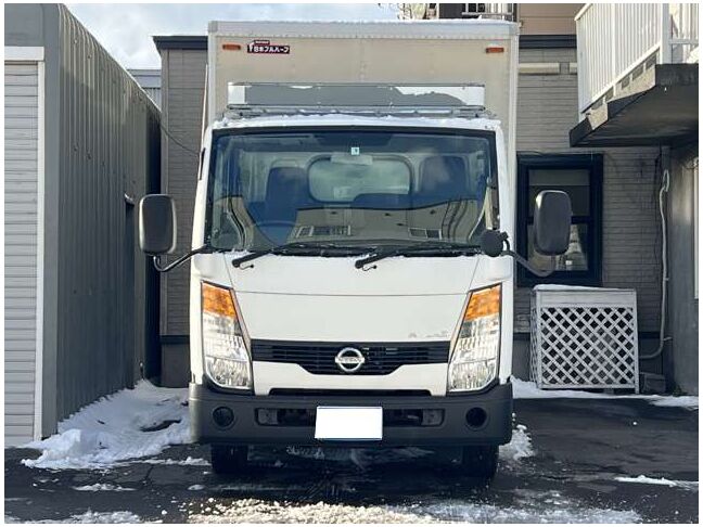 整備点検すべて込みの価格です。お越しの際は事前に一度ご連絡頂けますと、店頭にお車をご用意してお待ち申し上げます。
