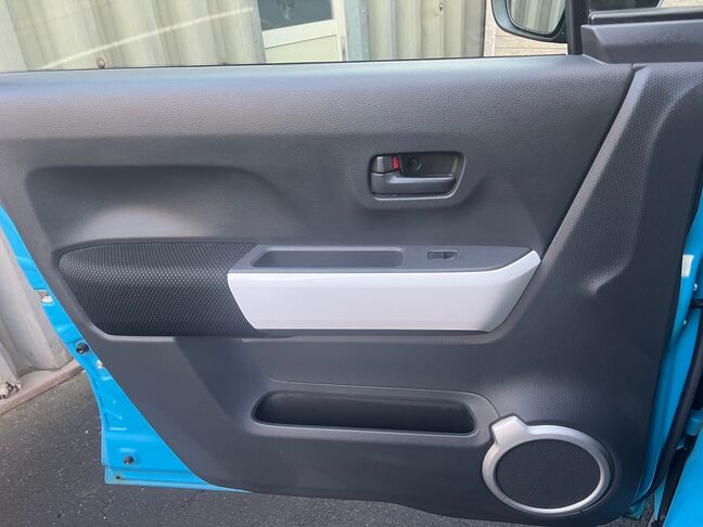すぐにお車が必要なお客様に、レンタカー（保険付）を無料貸し出ししております。安心してお越しください。