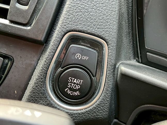 【友達追加の方法①】LINEで「@391tycna」を検索して友達追加できます。