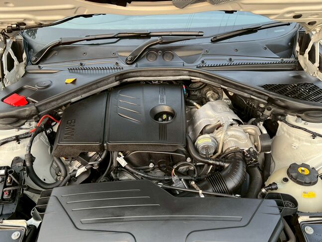 【点検整備】当社の点検整備は消耗品やオイル交換もしています。
点検箇所の写真やコンピューター診断の結果は全て写真を撮って保存してあります。ご安心ください。